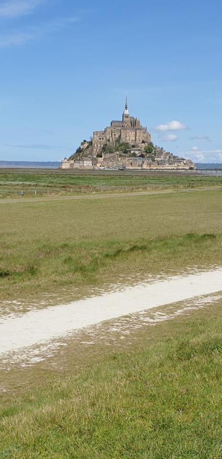 Welcoming And Peaceful Bed And Breakfast Fougerolles-du-Plessis 외부 사진