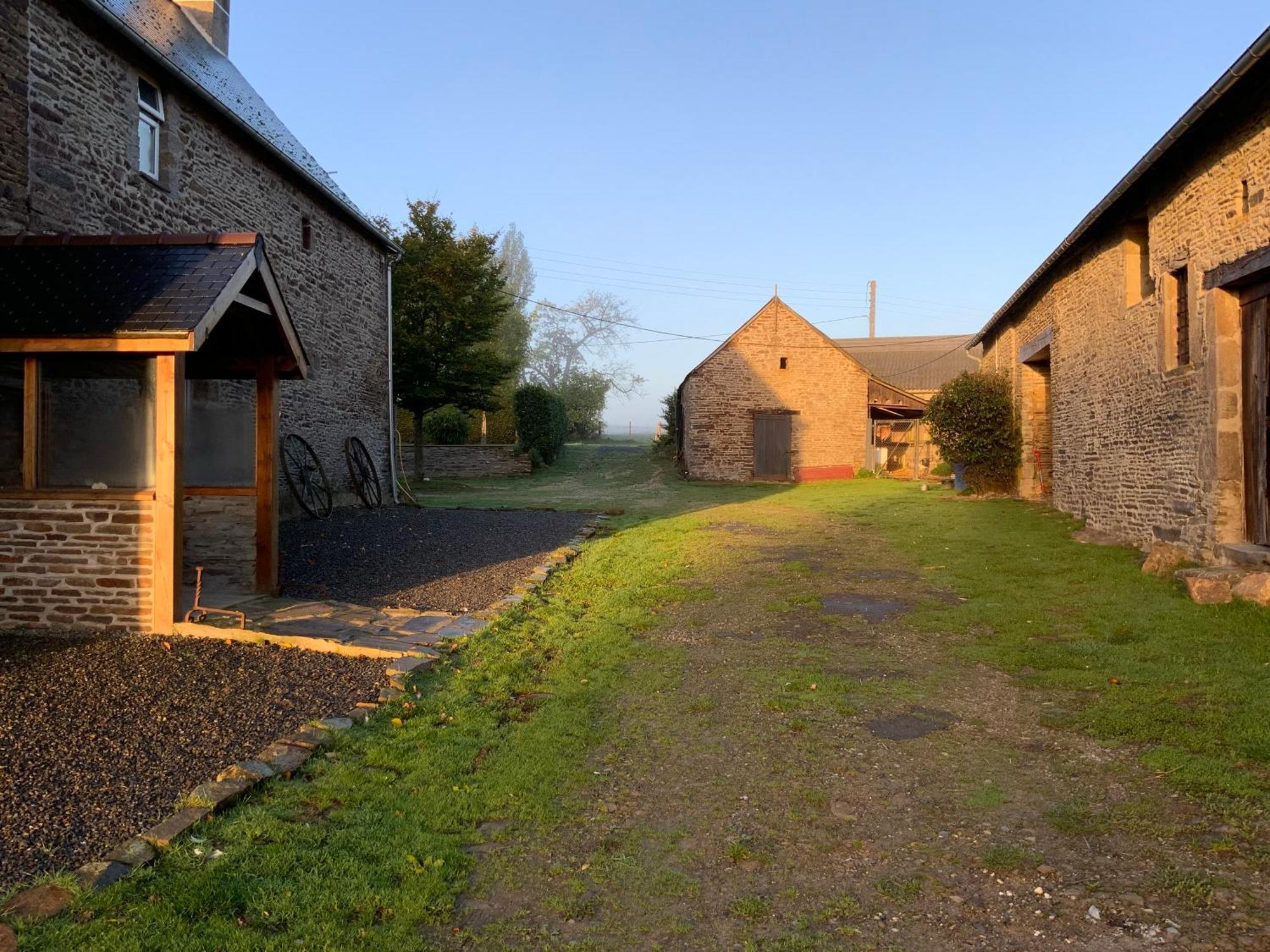 Welcoming And Peaceful Bed And Breakfast Fougerolles-du-Plessis 외부 사진
